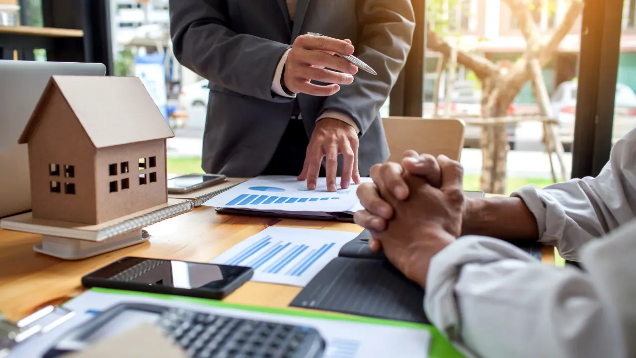 شراء عقار استثماري بعد تحليل السوق العقاري